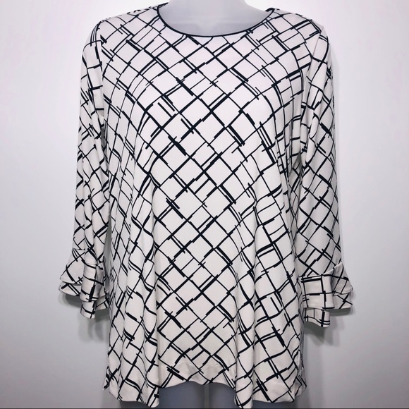 Karl Lagerfeld Tops - Karl Lagerfeld Black and White 3/4 sleeve top